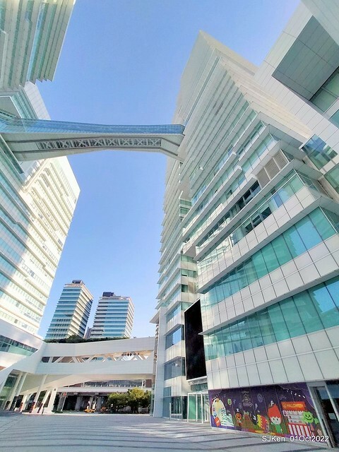 「中國信託金融園區」建築萬聖節裝飾 (Halloween decoration of ChinaTrust Financial Head office), Taipei, Taiwan, SJKen, 2022.10.07 - 10.31.