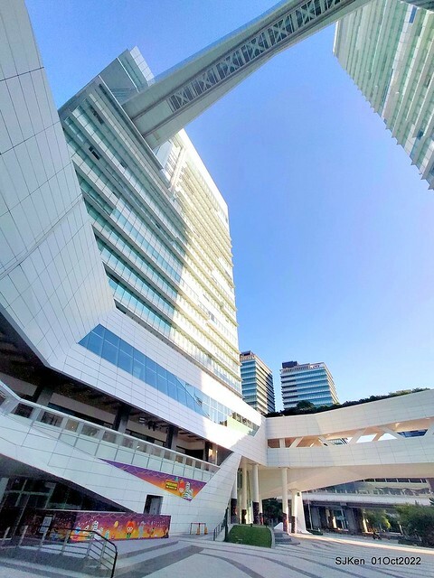 「中國信託金融園區」建築萬聖節裝飾 (Halloween decoration of ChinaTrust Financial Head office), Taipei, Taiwan, SJKen, 2022.10.07 - 10.31.