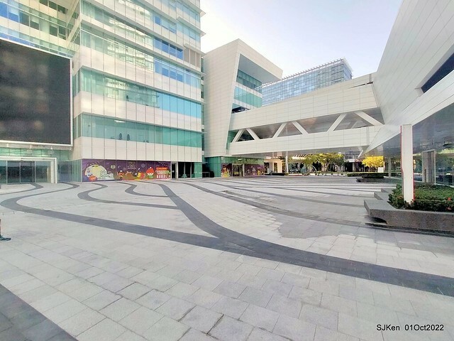 「中國信託金融園區」建築萬聖節裝飾 (Halloween decoration of ChinaTrust Financial Head office), Taipei, Taiwan, SJKen, 2022.10.07 - 10.31.