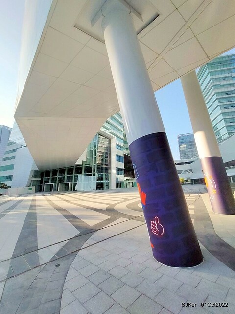 「中國信託金融園區」建築萬聖節裝飾 (Halloween decoration of ChinaTrust Financial Head office), Taipei, Taiwan, SJKen, 2022.10.07 - 10.31.