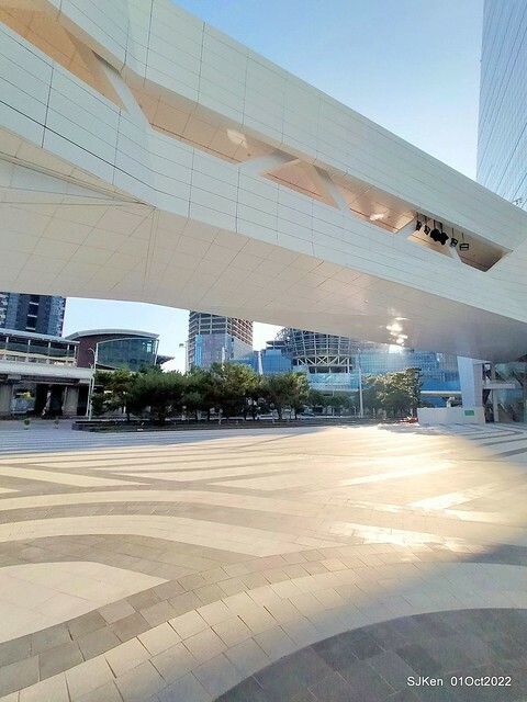 「中國信託金融園區」建築萬聖節裝飾 (Halloween decoration of ChinaTrust Financial Head office), Taipei, Taiwan, SJKen, 2022.10.07 - 10.31.