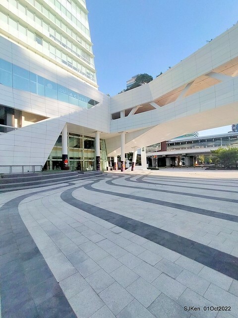 「中國信託金融園區」建築萬聖節裝飾 (Halloween decoration of ChinaTrust Financial Head office), Taipei, Taiwan, SJKen, 2022.10.07 - 10.31.