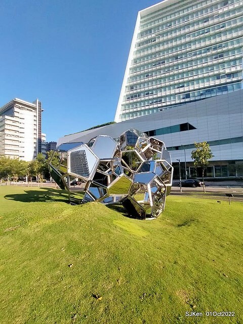「中國信託金融園區」建築萬聖節裝飾 (Halloween decoration of ChinaTrust Financial Head office), Taipei, Taiwan, SJKen, 2022.10.07 - 10.31.