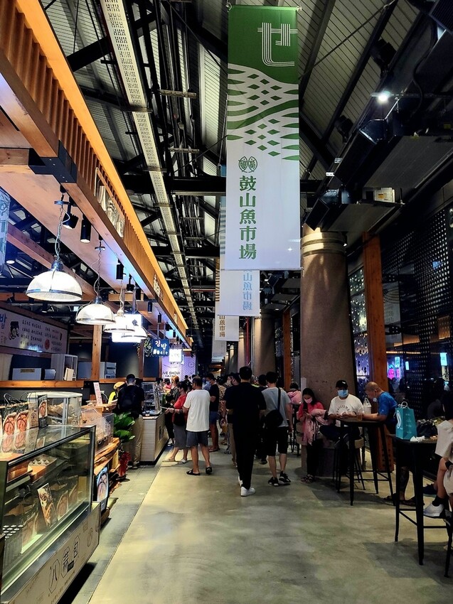 全台最美-高雄鼓山魚市場 (7).jpg