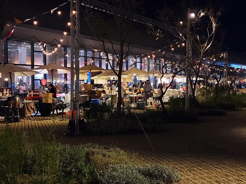 全台最美-高雄鼓山魚市場 (38).jpg