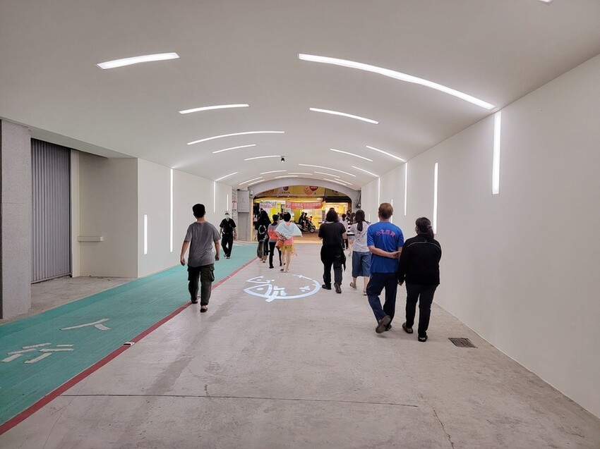 全台最美-高雄鼓山魚市場 (2).jpg