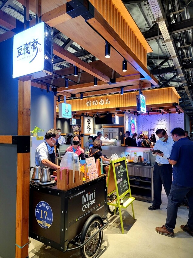 全台最美-高雄鼓山魚市場 (9).jpg