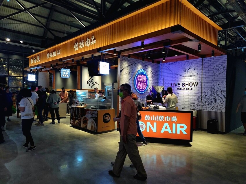 全台最美-高雄鼓山魚市場 (10).jpg