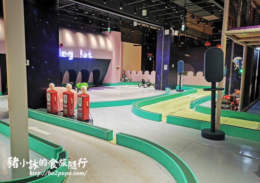 高雄。前鎮》建築樂園 – 高雄夢時代館(銀河時代)