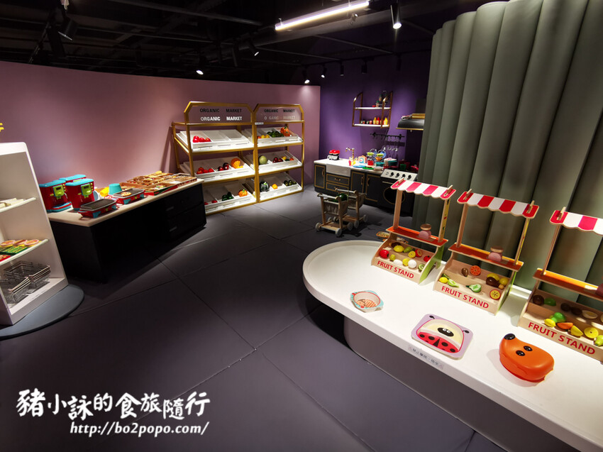 高雄。前鎮》建築樂園 – 高雄夢時代館(銀河時代)