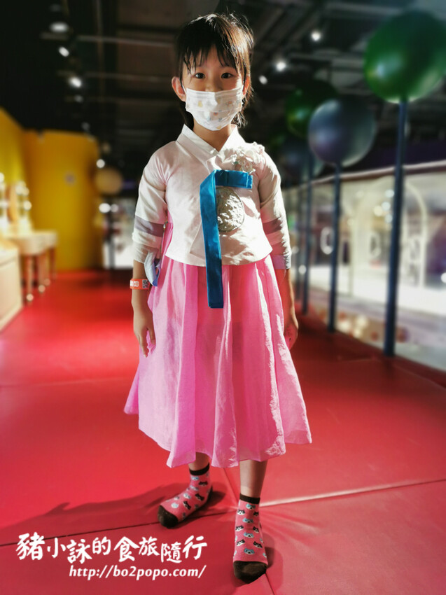 高雄。前鎮》建築樂園 – 高雄夢時代館(銀河時代)