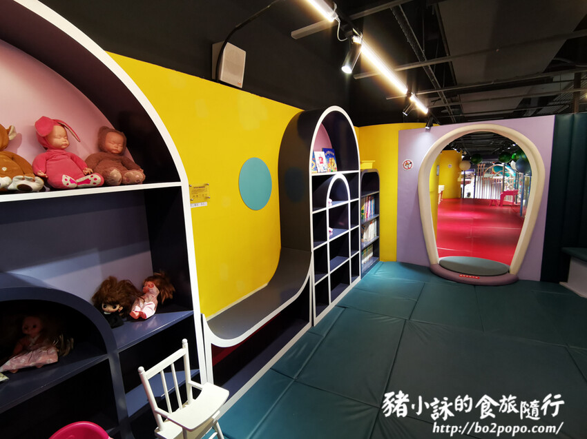 高雄。前鎮》建築樂園 – 高雄夢時代館(銀河時代)