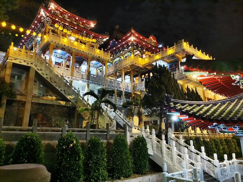 【南投景點】埔里地母廟．絕美IG打卡熱點，白天夜晚都很美!