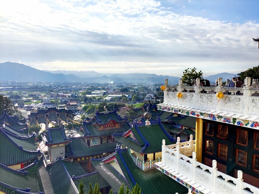 【南投景點】埔里地母廟．絕美IG打卡熱點，白天夜晚都很美!