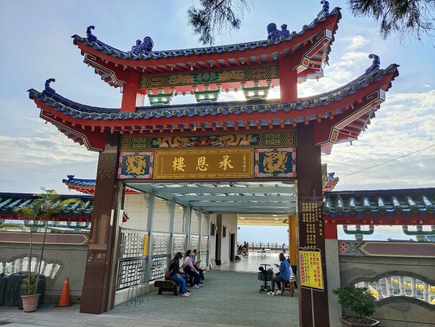 【南投景點】埔里地母廟．絕美IG打卡熱點，白天夜晚都很美!