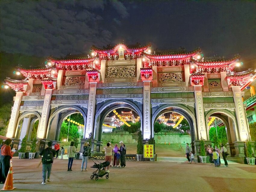 【南投景點】埔里地母廟．絕美IG打卡熱點，白天夜晚都很美!