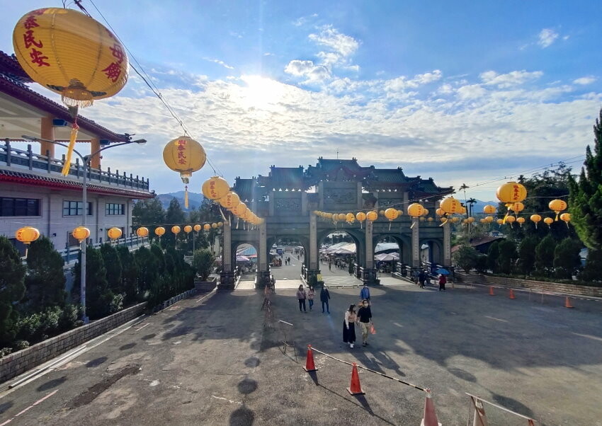 【南投景點】埔里地母廟．絕美IG打卡熱點，白天夜晚都很美!