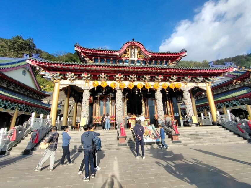 【南投景點】埔里地母廟．絕美IG打卡熱點，白天夜晚都很美!