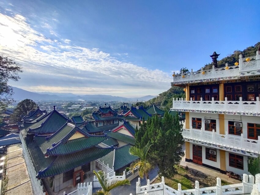 【南投景點】埔里地母廟．絕美IG打卡熱點，白天夜晚都很美!