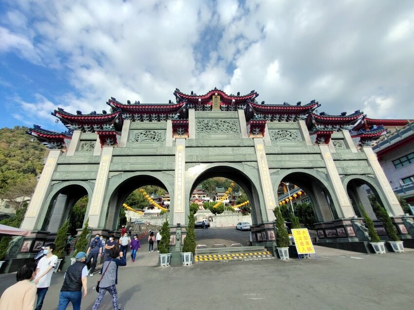 【南投景點】埔里地母廟．絕美IG打卡熱點，白天夜晚都很美!