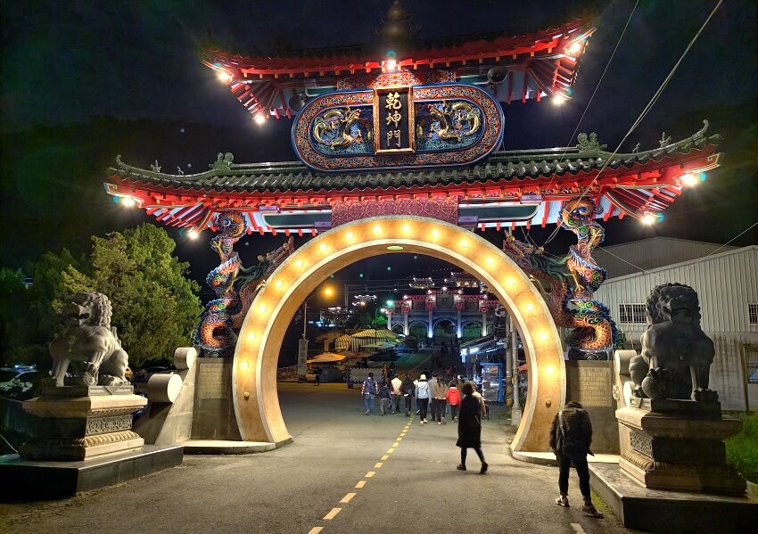 【南投景點】埔里地母廟．絕美IG打卡熱點，白天夜晚都很美!