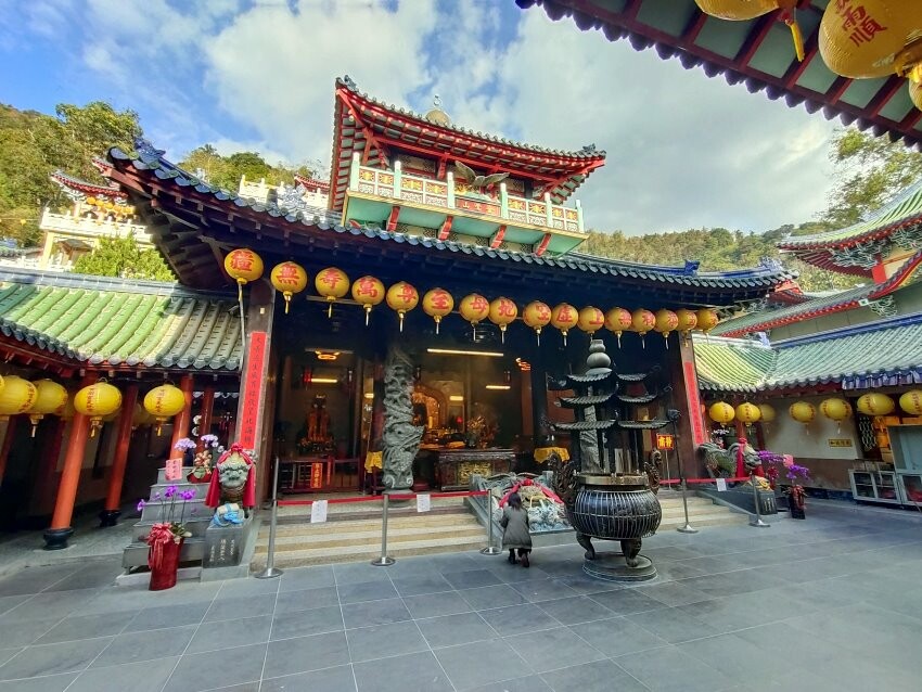 【南投景點】埔里地母廟．絕美IG打卡熱點，白天夜晚都很美!