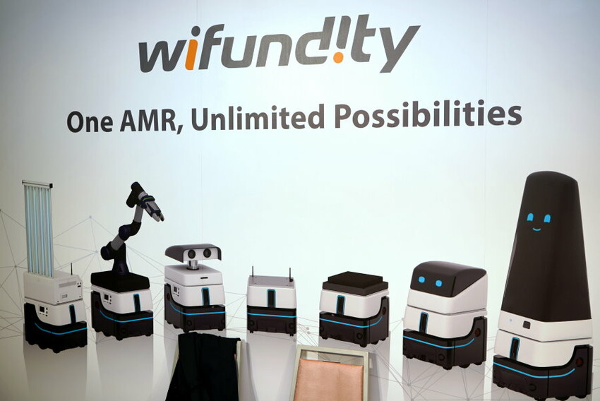 【活動】服務型機器人旅宿應用示範團隊啟動大會．會坐電梯的機器人功能超強大!