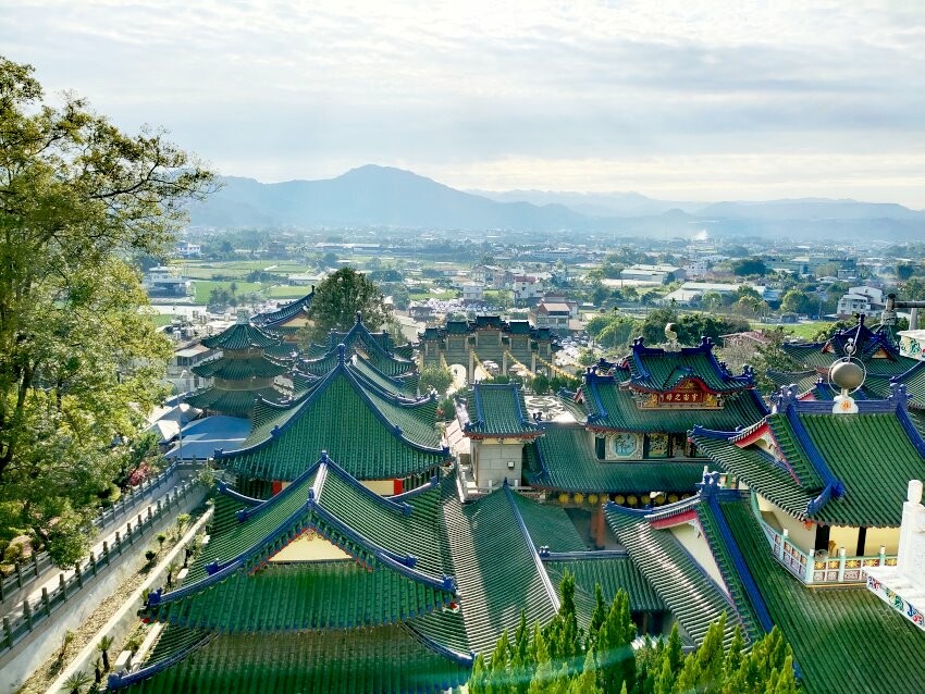 【南投景點】埔里地母廟．絕美IG打卡熱點，白天夜晚都很美!