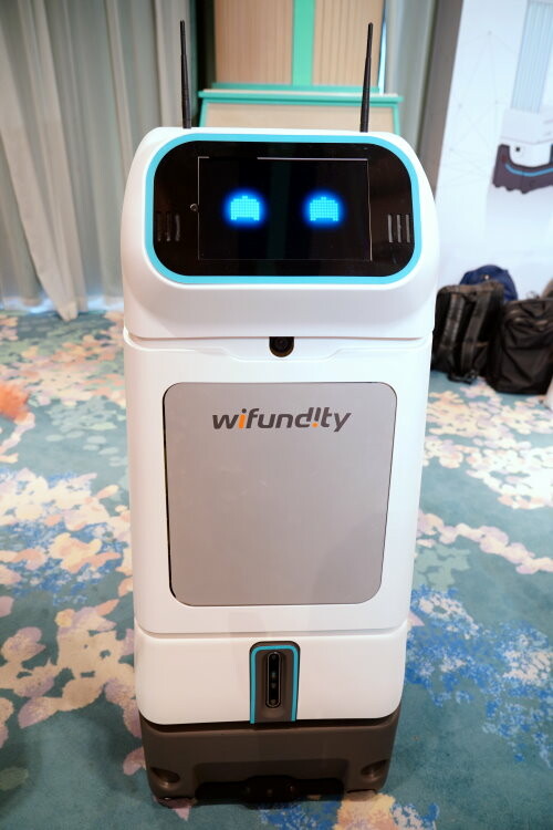 【活動】服務型機器人旅宿應用示範團隊啟動大會．會坐電梯的機器人功能超強大!