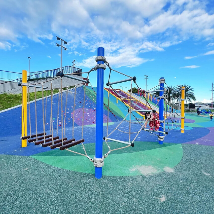 花蓮|東大門綠地共融公園 隱身於夜市超好玩公園