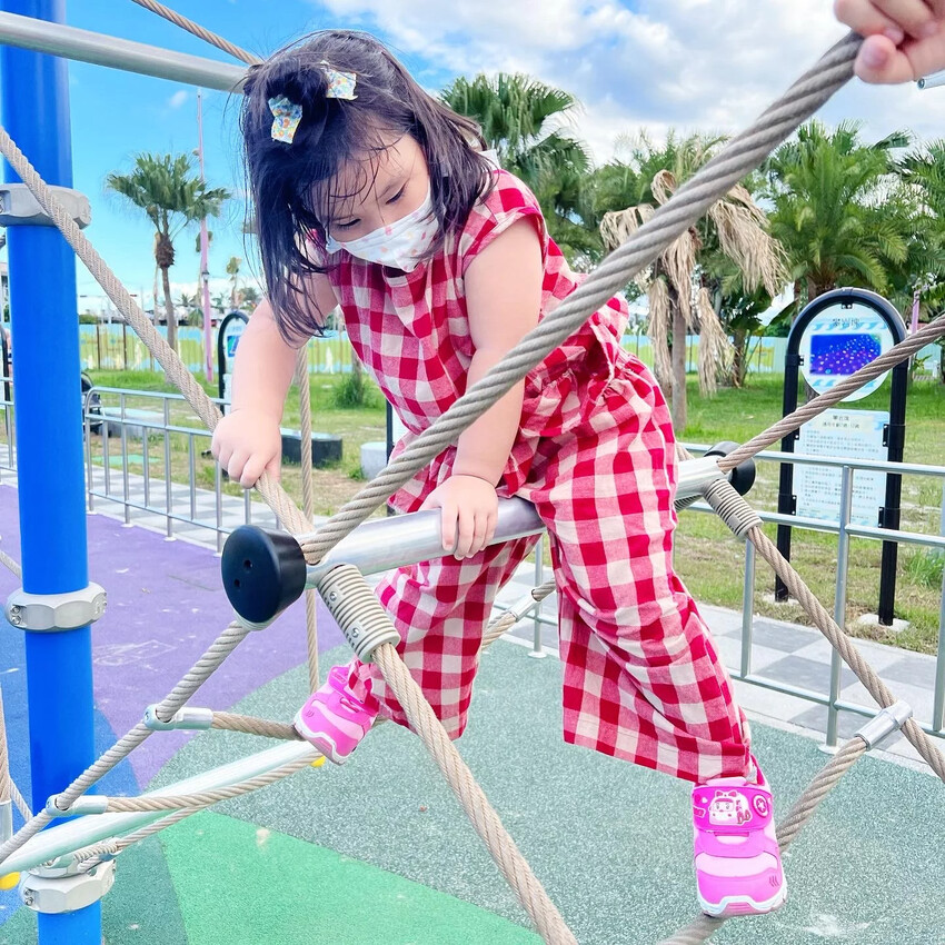 花蓮|東大門綠地共融公園 隱身於夜市超好玩公園
