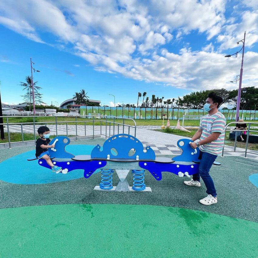 花蓮|東大門綠地共融公園 隱身於夜市超好玩公園