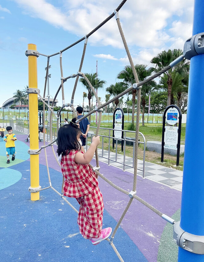 花蓮|東大門綠地共融公園 隱身於夜市超好玩公園