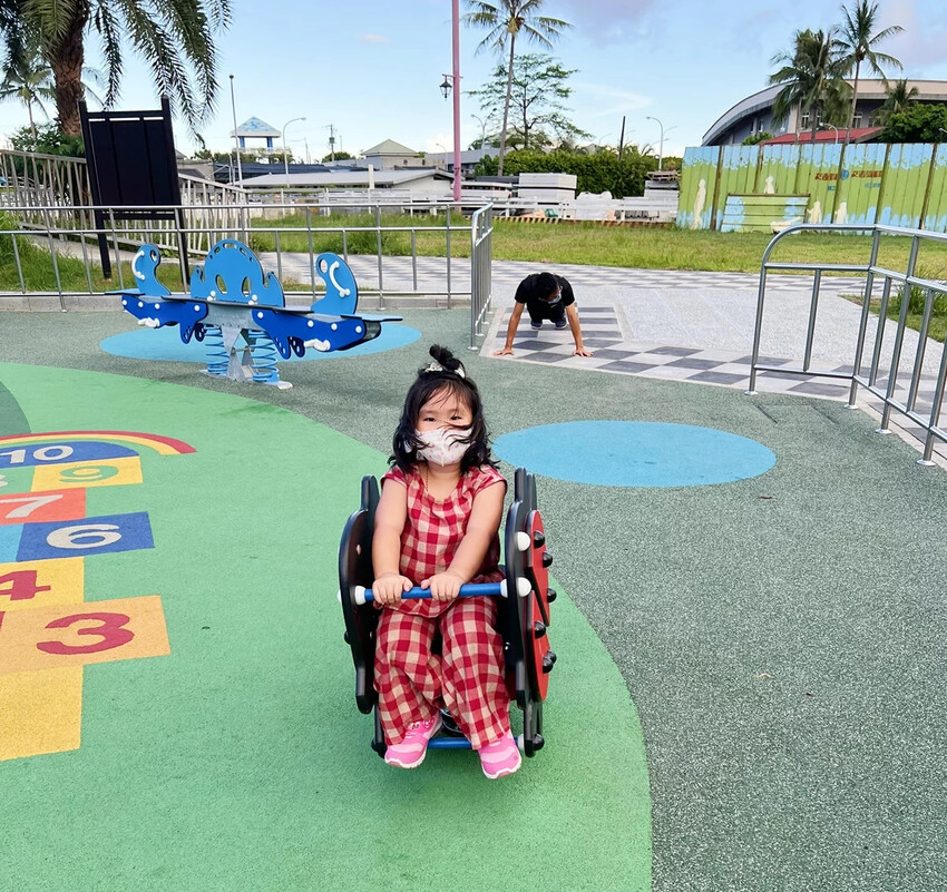 花蓮|東大門綠地共融公園 隱身於夜市超好玩公園