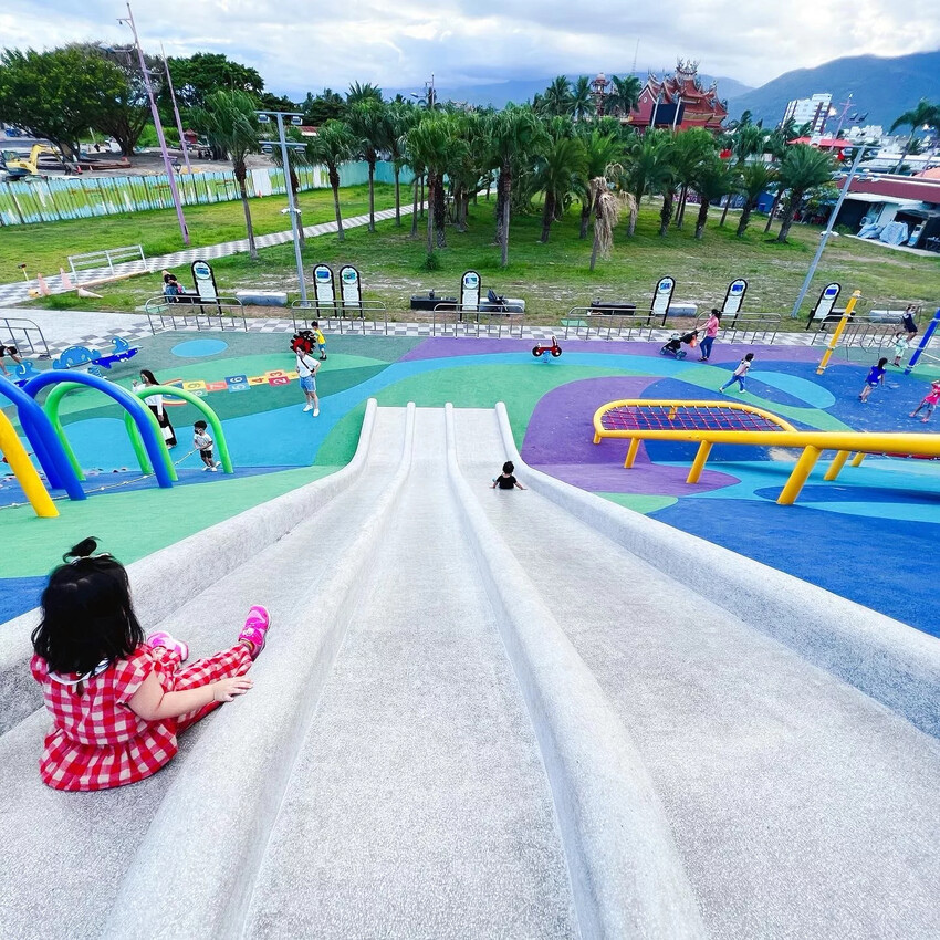 花蓮|東大門綠地共融公園 隱身於夜市超好玩公園
