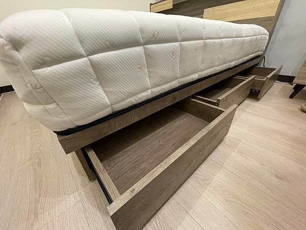 LINE_ALBUM_2022930 _2_221001_2.jpg