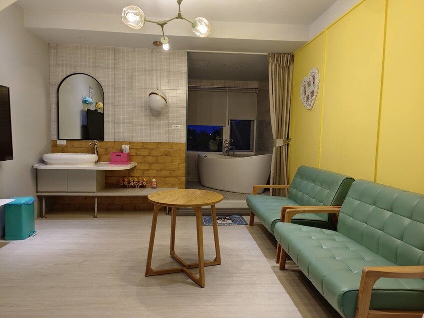 365814.jpg - 【屏東.小琉球】寵物友善住宿推薦。琉球粉舍海景民宿。有網美泳池可看海。樓中樓房型+陽台看海+超大浴缸