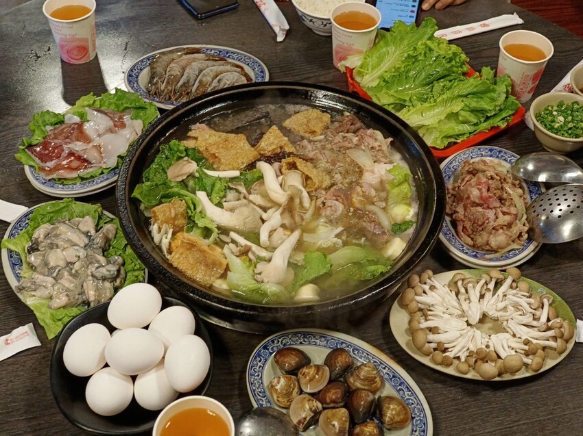 【基隆】姜子寮步道。小百岳no.11。山頂360度環景超美的+義美石頭火鍋