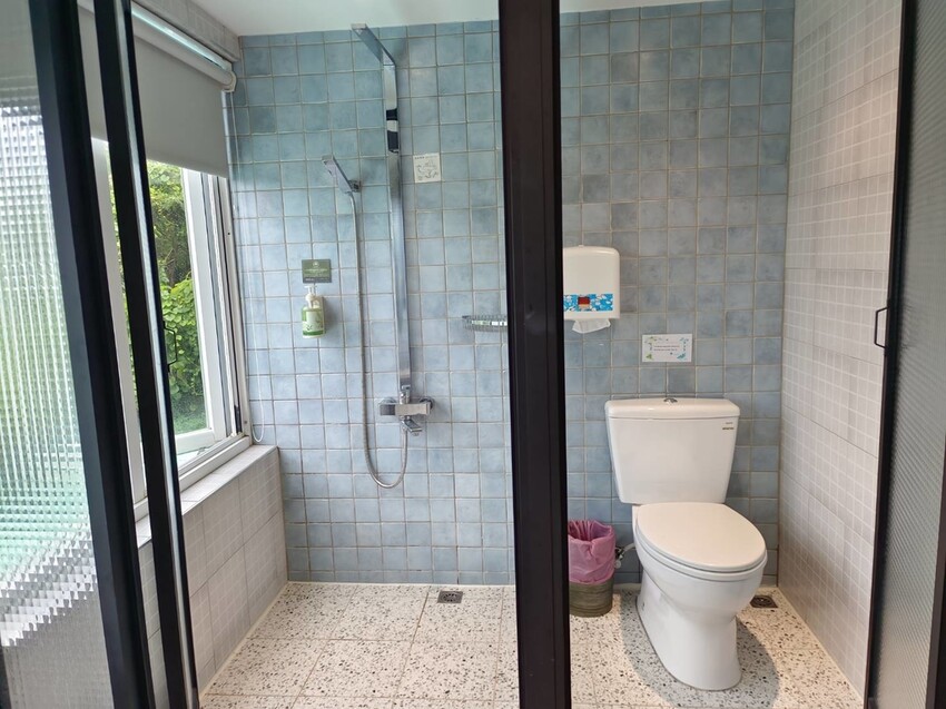 365861.jpg - 【屏東.小琉球】寵物友善住宿推薦。琉球粉舍海景民宿。有網美泳池可看海。樓中樓房型+陽台看海+超大浴缸