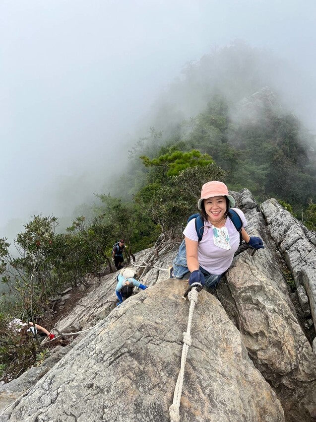 【台中】鳶嘴山+捎來步道。貓咪巴蕊初登鳶嘴山。標高2180中級山。懼高者體驗心得分享