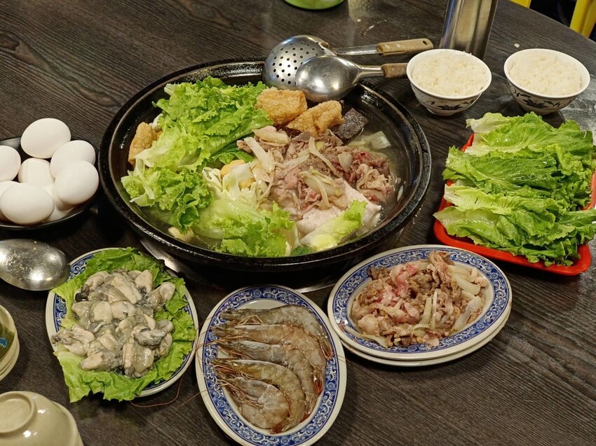 【基隆】姜子寮步道。小百岳no.11。山頂360度環景超美的+義美石頭火鍋