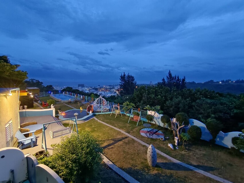 363828.jpg - 【屏東.小琉球】寵物友善住宿推薦。琉球粉舍海景民宿。有網美泳池可看海。樓中樓房型+陽台看海+超大浴缸