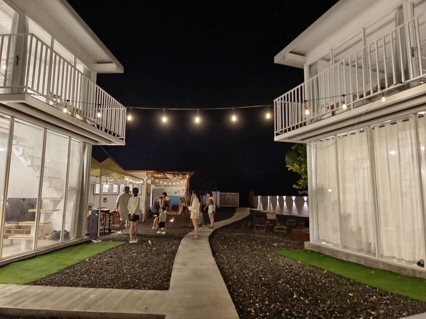 365831.jpg - 【屏東.小琉球】寵物友善住宿推薦。琉球粉舍海景民宿。有網美泳池可看海。樓中樓房型+陽台看海+超大浴缸