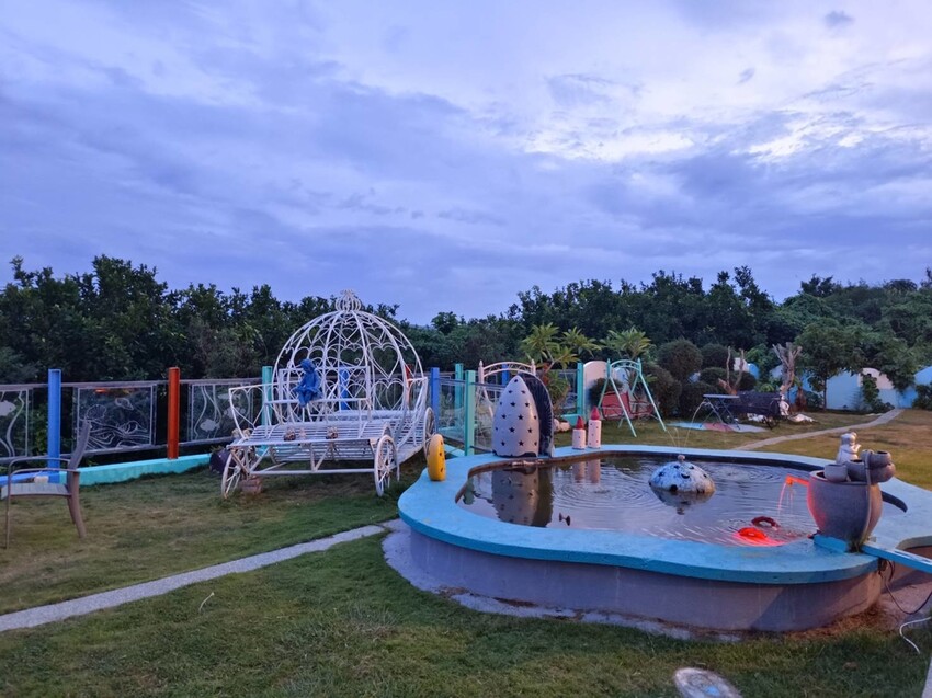 364260.jpg - 【屏東.小琉球】寵物友善住宿推薦。琉球粉舍海景民宿。有網美泳池可看海。樓中樓房型+陽台看海+超大浴缸