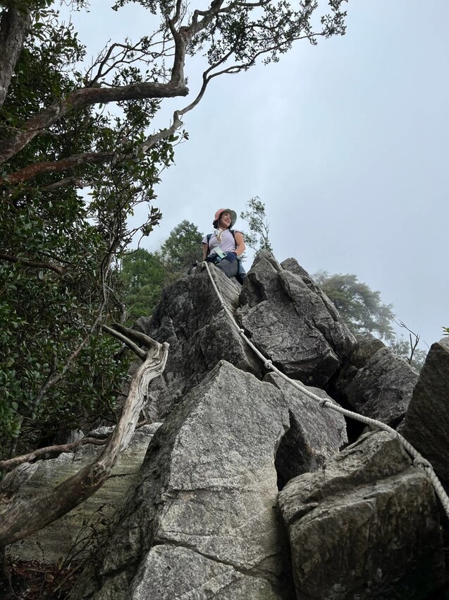 【台中】鳶嘴山+捎來步道。貓咪巴蕊初登鳶嘴山。標高2180中級山。懼高者體驗心得分享