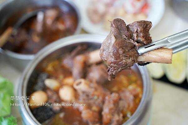【宅配美食】曾佳羊肉爐 羊肉大塊，份量多，不添加人工香料及大骨份，宅在家隨時都能開鍋 (11).JPG