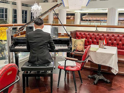 奧地利美食推薦─阿瑪迪斯咖啡館(Kaffee Amadeus),必吃奧地利洋蔥肋眼牛排、冰淇淋、 歐風蛋糕