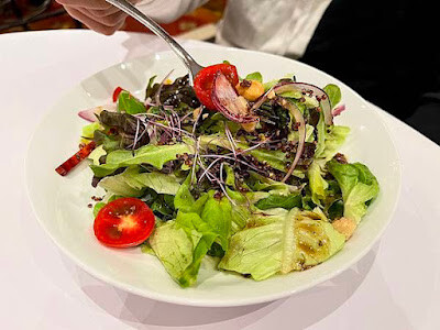 奧地利美食推薦─阿瑪迪斯咖啡館(Kaffee Amadeus),必吃奧地利洋蔥肋眼牛排、冰淇淋、 歐風蛋糕