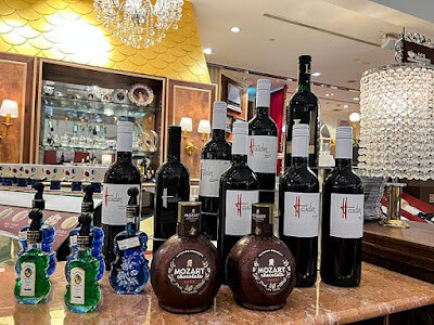 奧地利美食推薦─阿瑪迪斯咖啡館(Kaffee Amadeus),必吃奧地利洋蔥肋眼牛排、冰淇淋、 歐風蛋糕