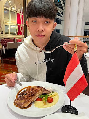 奧地利美食推薦─阿瑪迪斯咖啡館(Kaffee Amadeus),必吃奧地利洋蔥肋眼牛排、冰淇淋、 歐風蛋糕